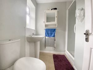 Ensuite- click for photo gallery